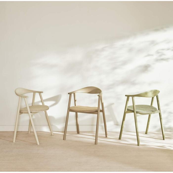 bolia-swing-dining-chair -upholstered-coloured-edition-szek-szines-tolgy-innoconceptdesign-3