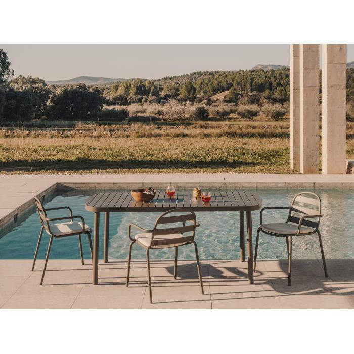 la-forma-joncols- outdoor-dining- table- grey – joncols -kültéri – étkező- asztal – szürke- innoconceptdesign 6