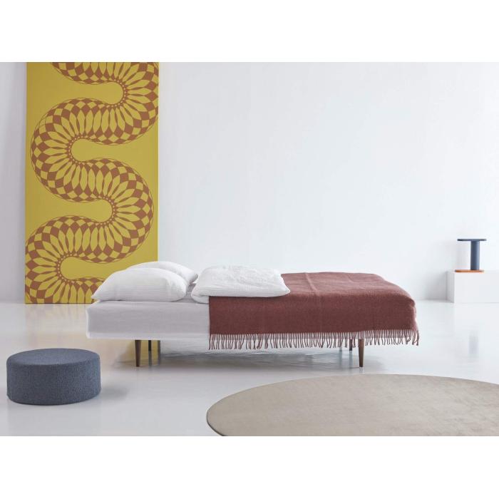 innovation-recast-sofa-bed-with-dark-wooden-legs- recast- kanapéágy- sötét- fa – lábbal-innoconceptdesign-3